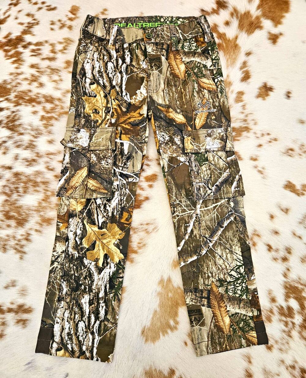 Realtree Edge Camo Youth Cargo Hunting Pants Size M 8 Boys Girls New NWOT